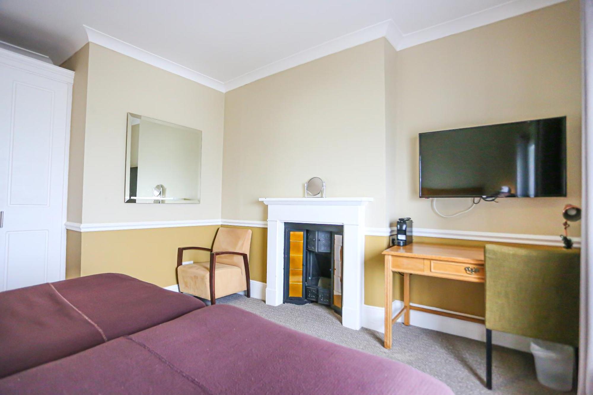 The Wellington 3*